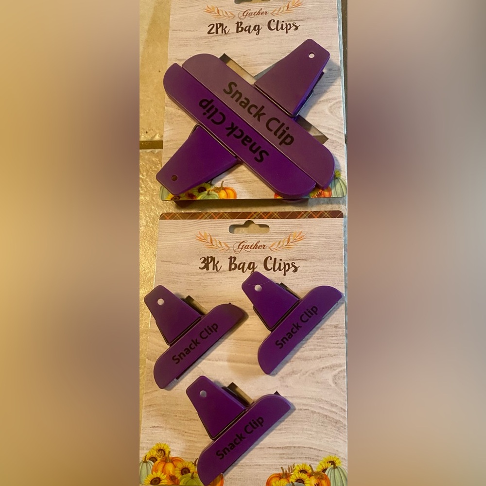 Set of Bag Clips NWT (5 Pcs.) Purple